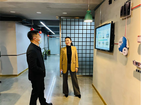 凌河區(qū)政府副區(qū)長趙宏亮一行到公司調(diào)研
